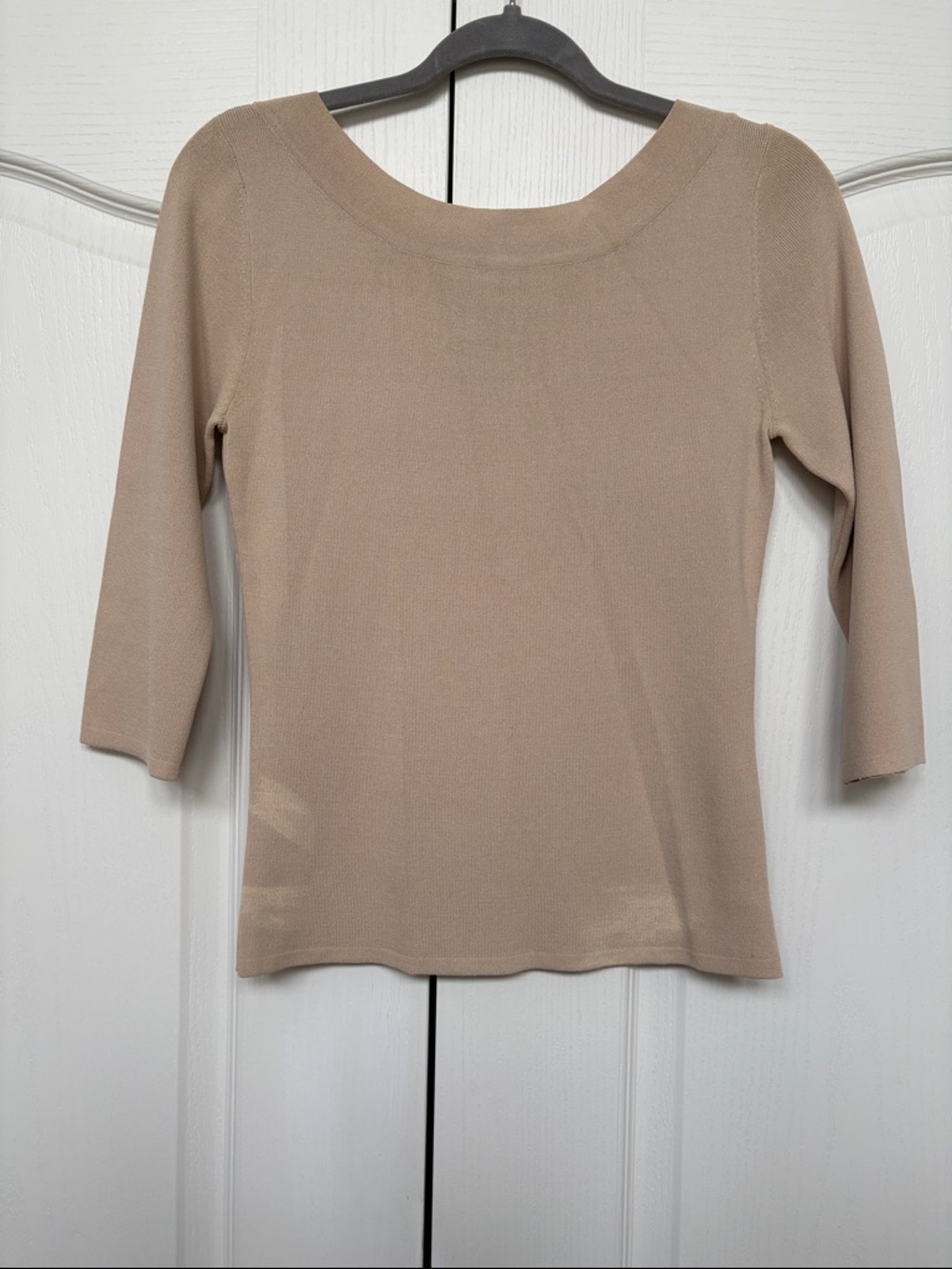 Women's Scoop Neck Long Sleeve Knit Top - Beige